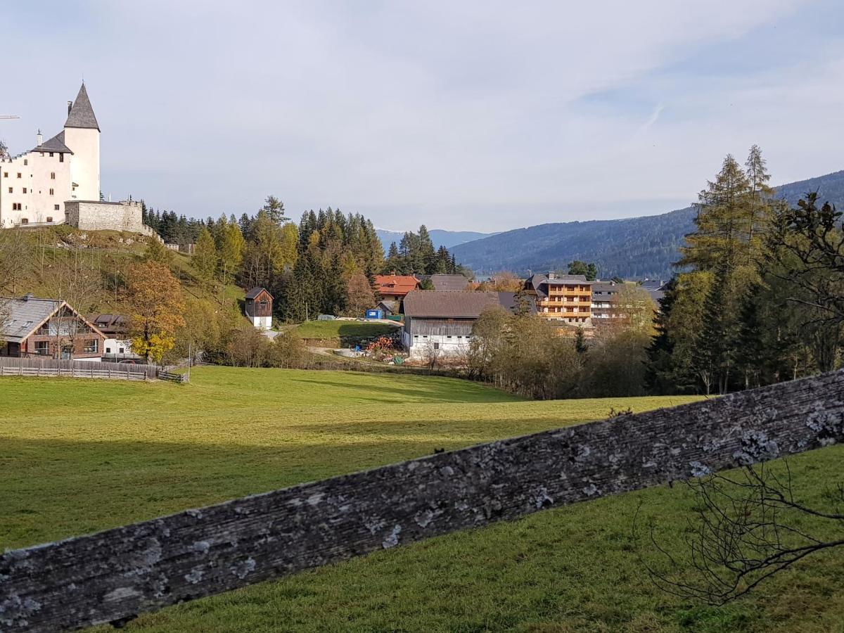 Burglodge Fischerkeusche Mauterndorf  Exterior photo